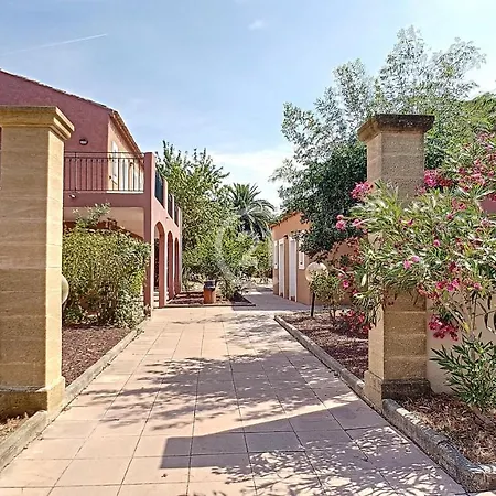 Village 9 En De En Camargue Arles
