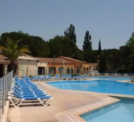 Village 9 En De En Camargue